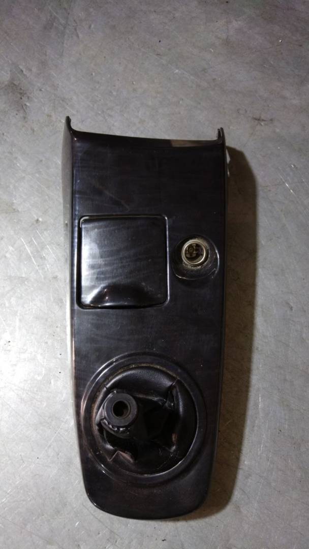 накладка консоли КПП Mitsubishi Lancer 9 поколение (2003 - 2010), MR532835 - фото №1