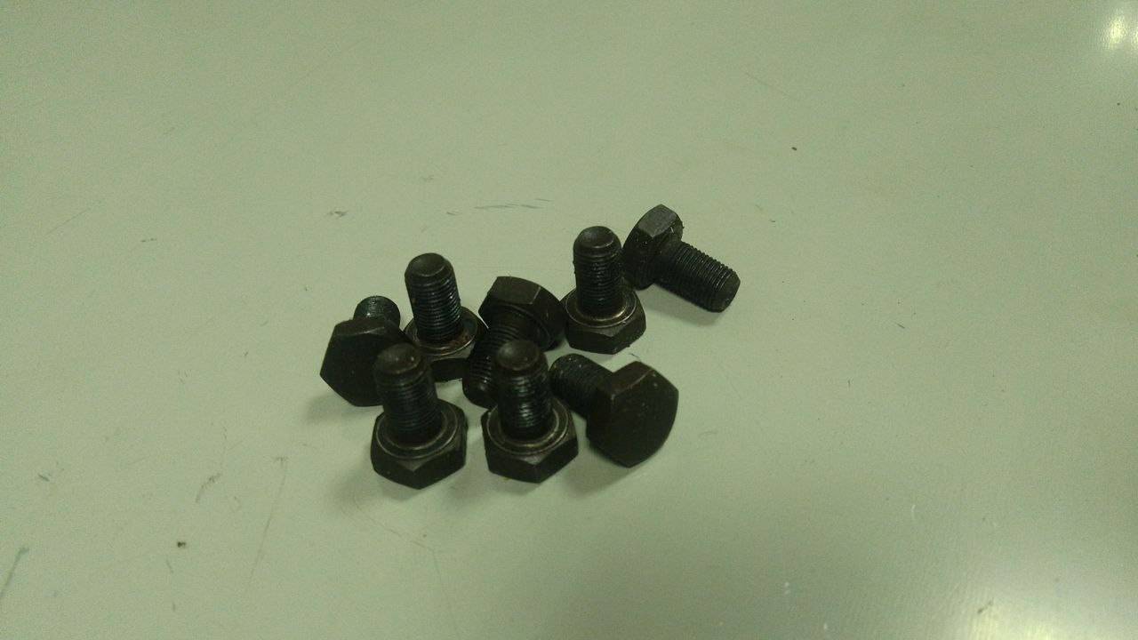 болт двигателя Chrysler Pacifica 1 поколение (2003 - 2008), 3.5 л., бензин - фото №1