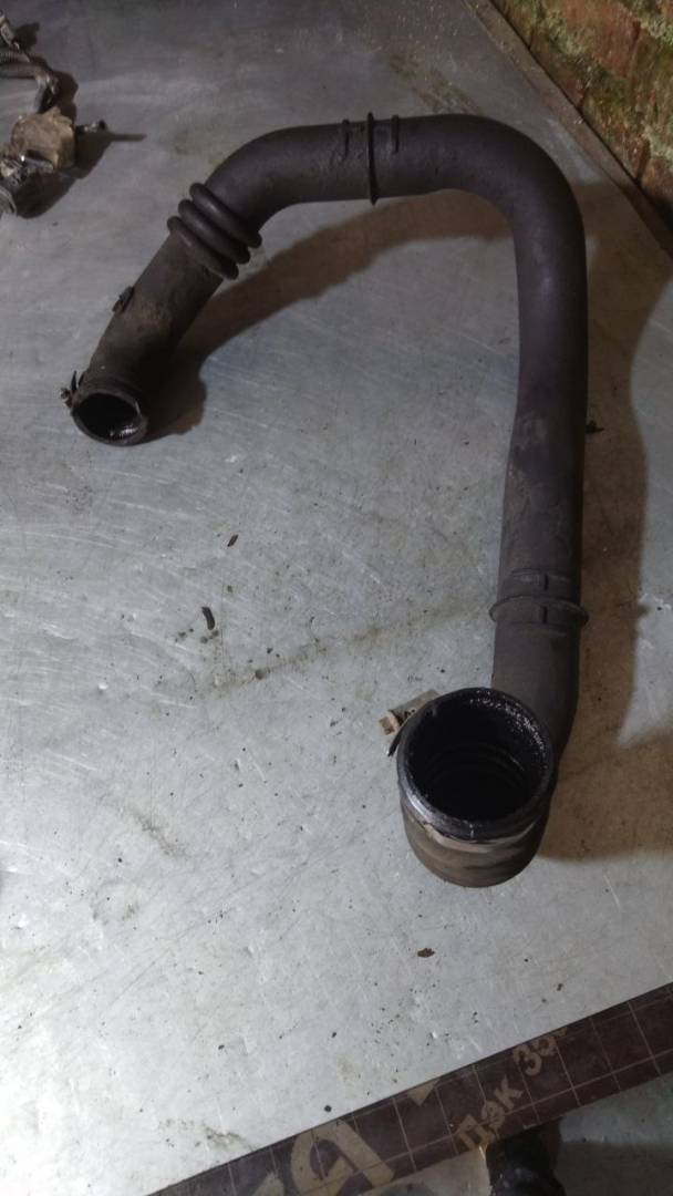 патрубок интеркулера Mercedes-Benz Vito W638 (1996 - 2003), 2.2 л., дизель, 8004067 - фото №1