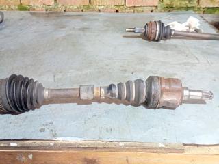 полуось передняя левая (приводной вал, ШРУС) Dodge Caravan 4 поколение (2000 - 2007), 3.0 л., бензин