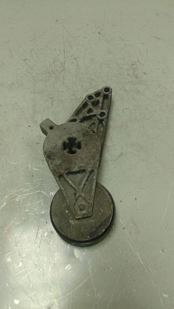 ролик натяжителя Volkswagen Passat B5 1997, 1.8 л., бензин, 04423010002 - фото №1