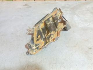 полка аккумулятора Toyota Aygo 1 поколение (2005 - 2008), 1.0 л., бензин