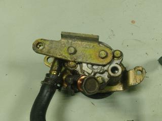 насос гидроусилителя руля Nissan Micra 3 поколение (K12) (2002 - 2007), 1.4 л., бензин