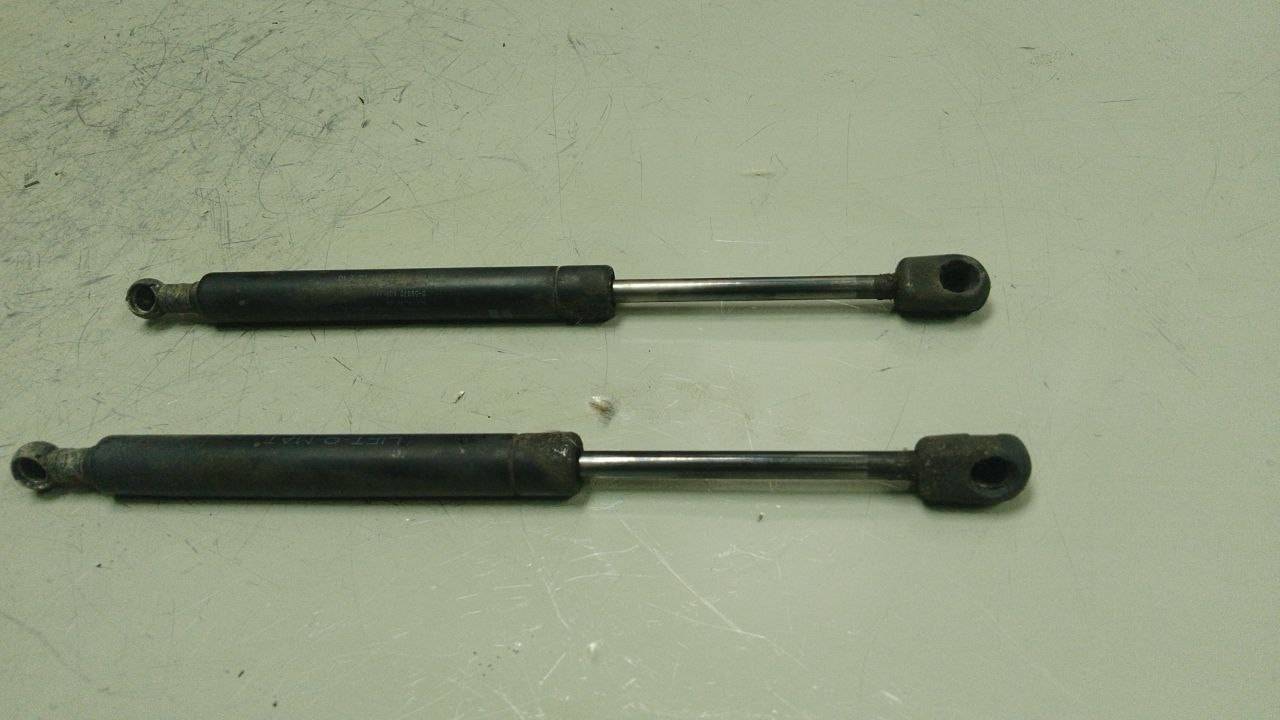 амортизатор крышки багажника (3-5 двери) Saab 95 1 поколение (1959 - 1977), 5360839 - фото №1