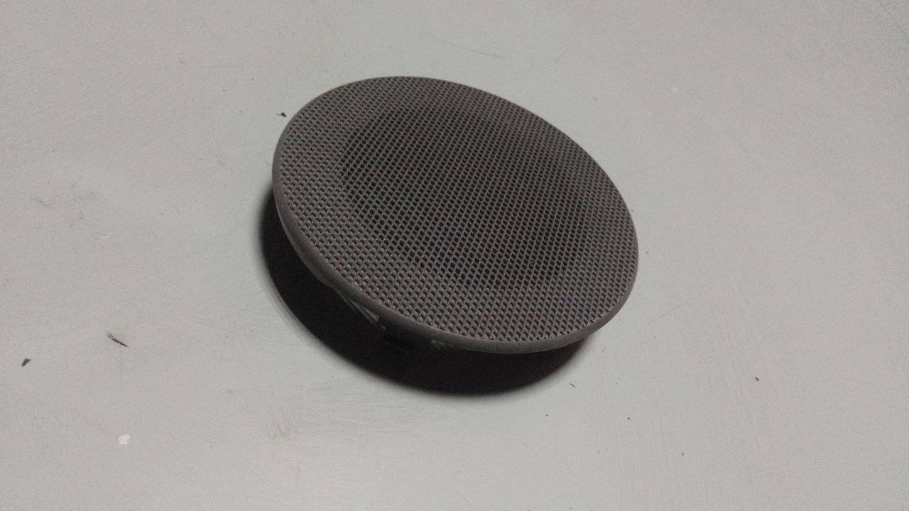 Накладка (сетка) динамика Chrysler Pacifica 1 поколение (2003 - 2008), OUG58TRMAC - фото №1