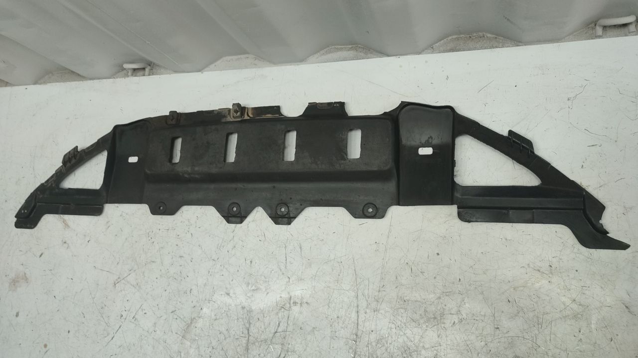 пыльник двигателя Chevrolet Cruze 1 поколение 2010, 1.8 л., бензин, МКПП - фото №1