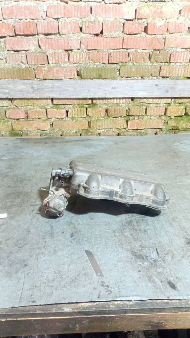 коллектор впускной Dodge Caravan 3 поколение (1995 - 2000), 3.0 л., бензин - фото №1