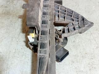 замок двери передней правой Ford C-Max 1 поколение (2003 - 2007), 2400001