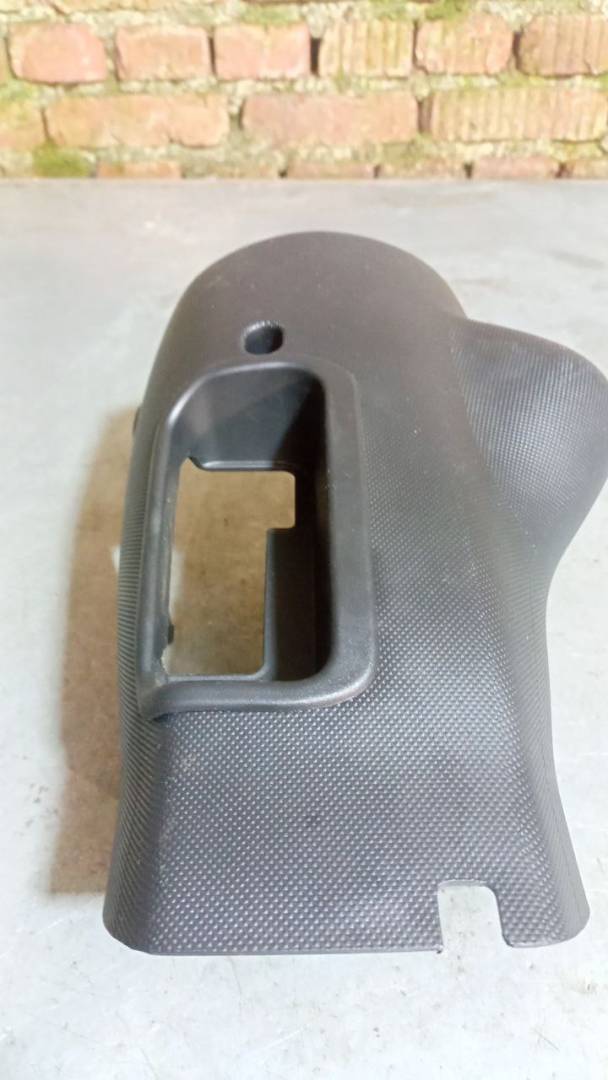 пластик (накладка) на руль Toyota Aygo 1 поколение (2005 - 2008) - фото №1