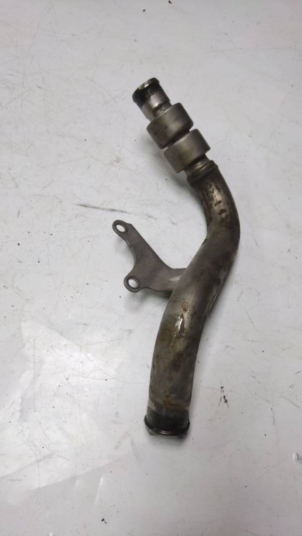 трубка вентиляции картерных газов Ford Focus 2 поколение (2004 - 2008), 1.8 л., дизель, 4M516C646DD - фото №1