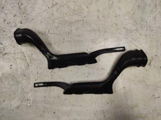 воздуховод (дефлектор) радиатора Ford Focus 2 поколение [рестайлинг] 2009, 1.8 л., бензин, МКПП, 3M5118C299BG, 3M5118C298AD