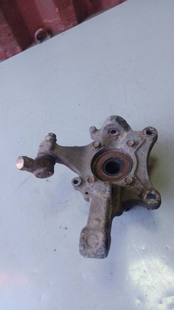 кулак поворотный правый Dodge Caravan 4 поколение (2000 - 2007), 04694948AA - фото №1