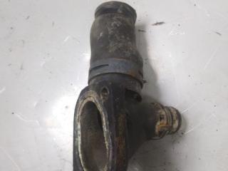 фланец (тройник) системы охлаждения Volkswagen Passat B5 (1996 - 2001), 1.6 л., бензин, 050121133D