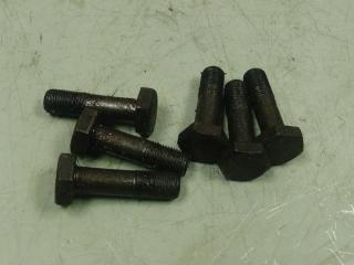 болт двигателя Alfa Romeo 147 1 поколение (2000 - 2004), 1.9 л., дизель, МКПП