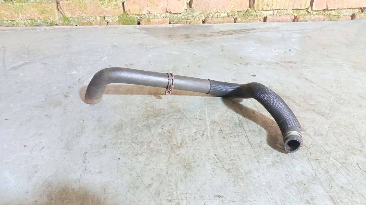 патрубок радиатора Peugeot 207 1 поколение (2006 - 2009), 1.6 л., дизель - фото №1