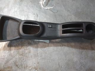 консоль салона (центральная часть) Toyota Yaris XP9 (2005 - 2009), 589100D010