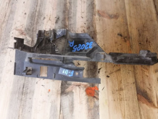 накладка колесной арки передний правый Ford Focus 3 поколение CB8 2011, 1.6 л., бензин