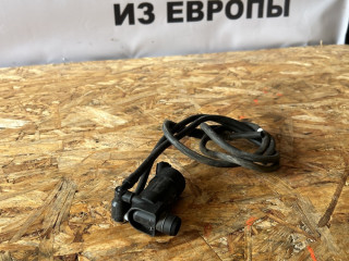 насос (моторчик) омывателя стекла Ford Focus 2 поколение [рестайлинг] CB4 2009, 1.6 л., SHDA, бензин, МКПП, серо голубой металик, хетчбэк 5 дв., передний привод, правый руль