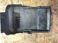 крышка аккумулятора Ford Focus 2 поколение [рестайлинг] CB4 2009, 1.6 л., i, SHDA, бензин, АКПП, голубой металик, хетчбэк 5 дв., передний привод, правый руль, 3M51-10A659-AJ - фото №2