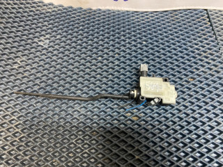 активатор замка крышки топливного бака BMW 3 серия E90 [рестайлинг] 2010, 2.0 л., N47 D20 C, дизель, АКПП, 475 black- sapphire metallic, седан, задний привод, правый руль, 67116985880