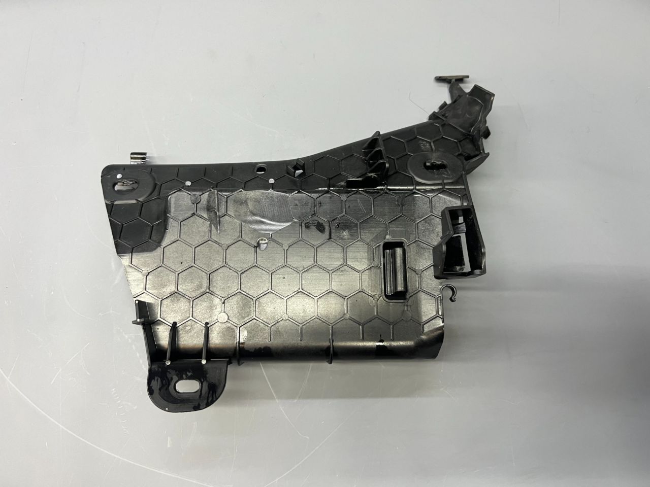 подкапотный пластик Mini Countryman 2 поколение F60 2017, 1.5 л., B36 A15 A, бензин, АКПП, c2m, хетчбэк 5 дв., передний привод, 61139332509, 9332509 - фото №1