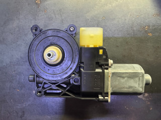 моторчик стеклоподъемника задний левый Mini Countryman 2 поколение (2016 - 2020), 67627413051, 7413051