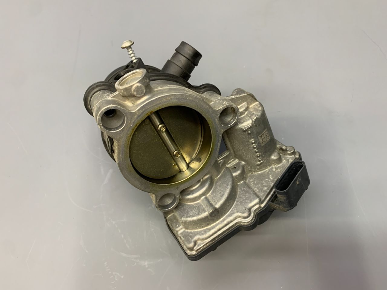 заслонка дроссельная Mini Countryman 2 поколение F60 2017, 1.5 л., B36 A15 A, бензин, АКПП, c2m, хетчбэк 5 дв., передний привод, 7618838, 13547618838, 11617619271, 7619271 - фото №1