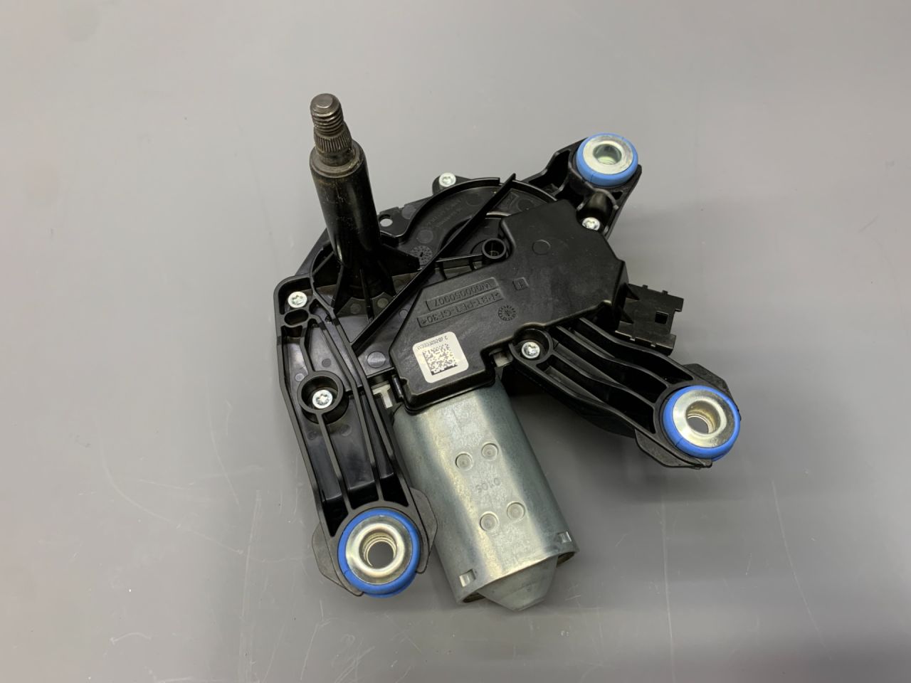 моторчик заднего стеклоочистителя (дворника) Mini Countryman 2 поколение (2016 - 2020), 67637470343, 7470343 - фото №1