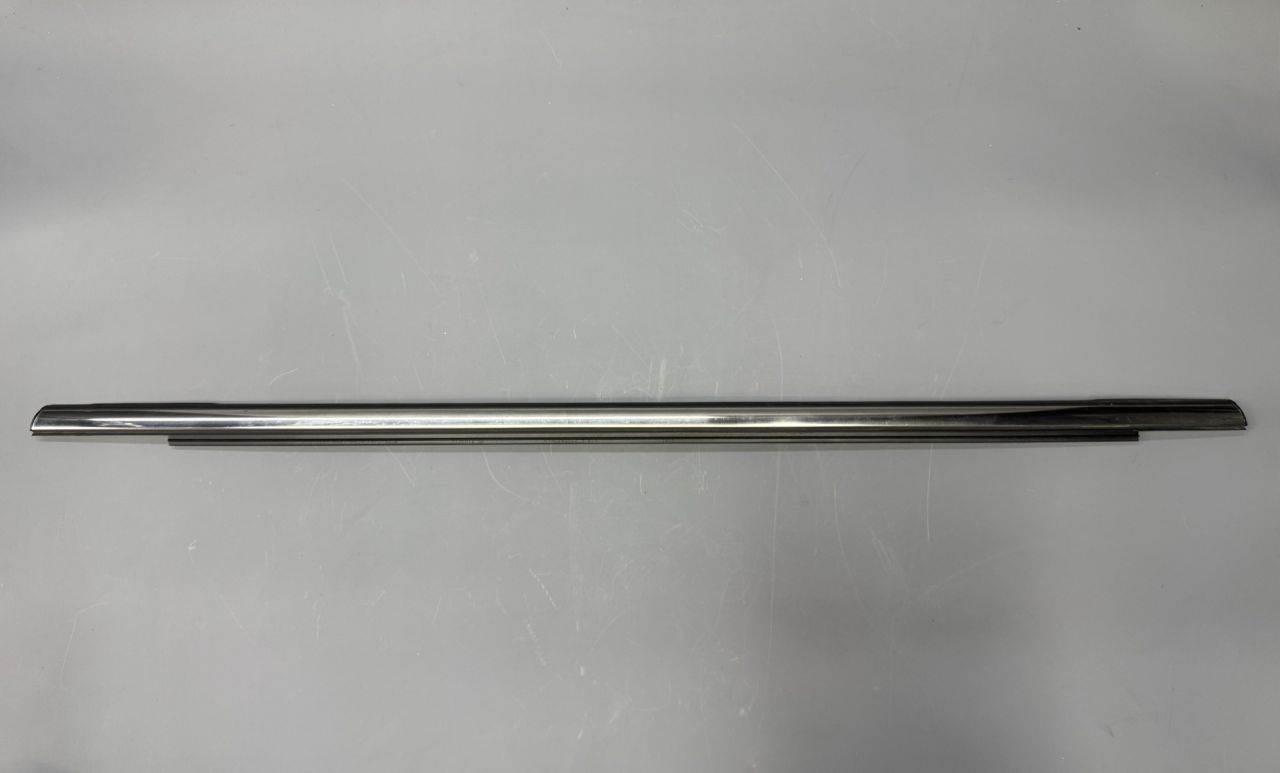 молдинг двери задней правой Mini Countryman 2 поколение (2016 - 2020), 51357390172, 7390172 - фото №1