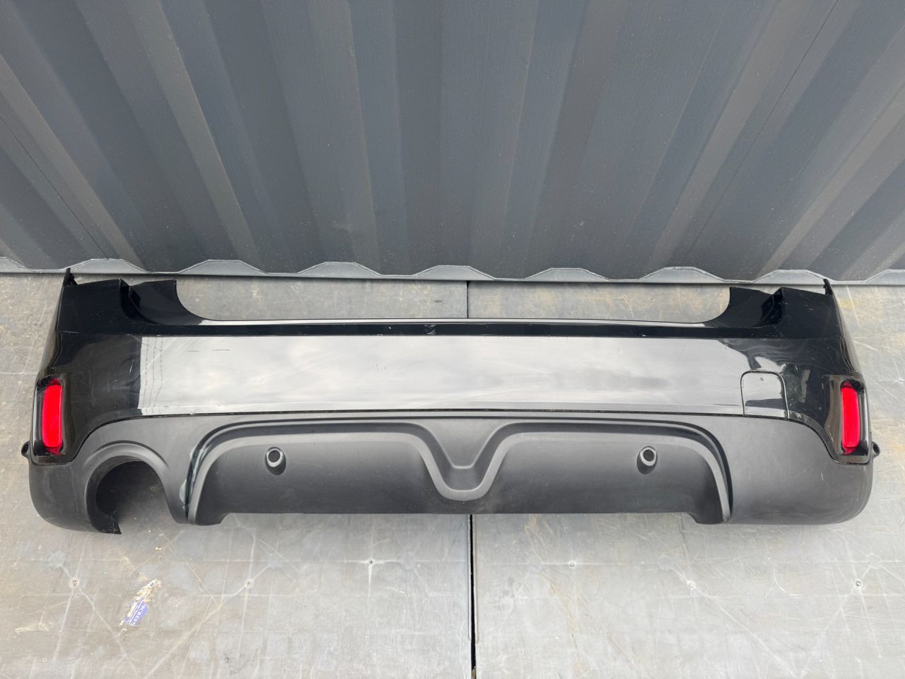 бампер задний Mini Countryman 2 поколение (2016 - 2020), 51127391201, 7391201, 51127391197, 7391197 - фото №1