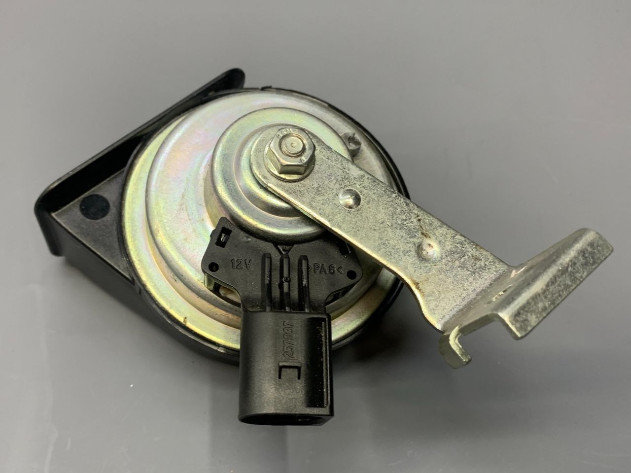 сигнал (клаксон) Mini Countryman 2 поколение F60 2017, 1.5 л., B36 A15 A, бензин, АКПП, c2m, хетчбэк 5 дв., передний привод, 61335A70C89, 5A70C89, 61337398317, 7398317 - фото №1