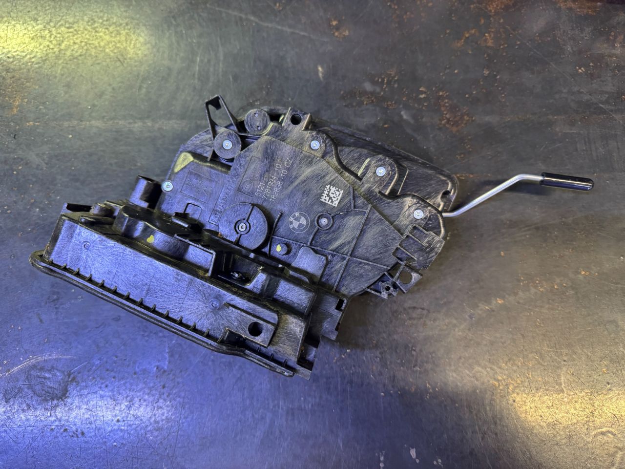 замок двери передней правой Mini Cooper 3 поколение (2013 - 2018), 51217281934, 7281934 - фото №1