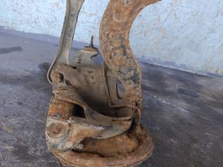 кулак задний правый Ford Focus 1 поколение (1998 - 2001)