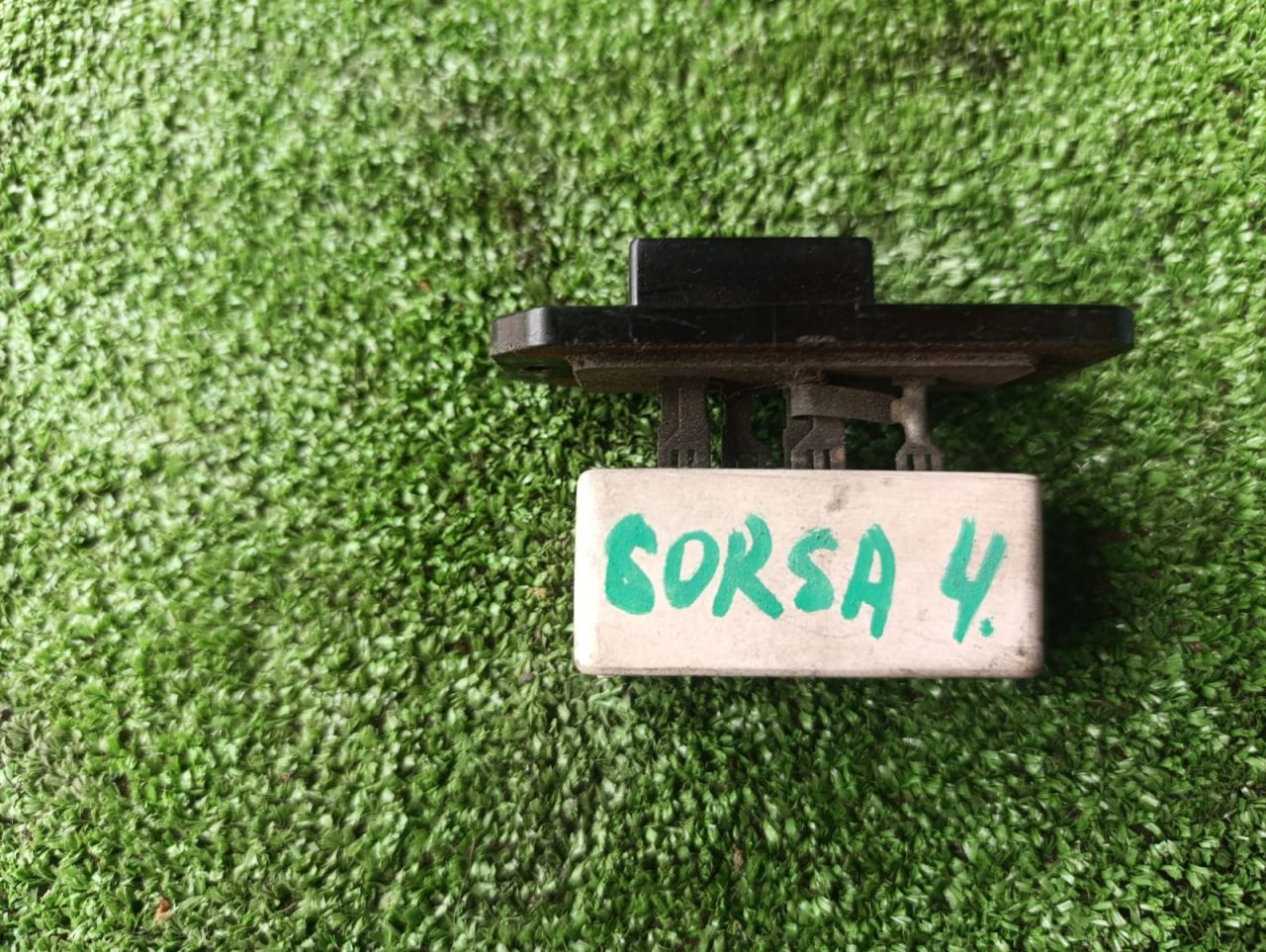 сопротивление печки Toyota Corsa 4 поколение EL41 (1990 - 1994), 1.3 л., 4E-FE, бензин, АКПП, хетчбэк 3 дв. - фото №1
