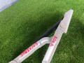петля крышки багажника Volkswagen Bora 1 поколение 1J2 2002, 2.0 л., APK, бензин, МКПП, седан, 3B5827301A, 3B5827302A - фото №9