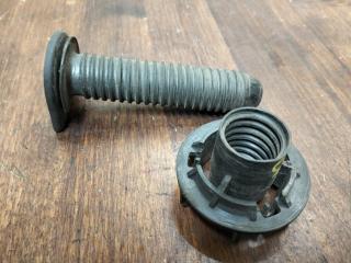 крепление запаски Audi A6 4F/C6 2005, 2.4 л., BDW, бензин, вариатор, x1x1, седан, 8E9803899, 8E0804899