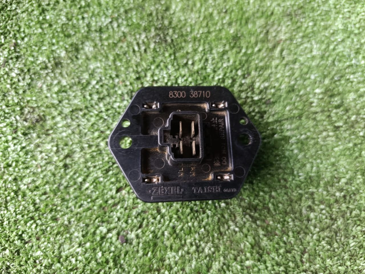 сопротивление печки Mitsubishi Outlander 1 поколение (2001 - 2008), 2.4 л., 4G69, бензин, АКПП, 830038710 - фото №1