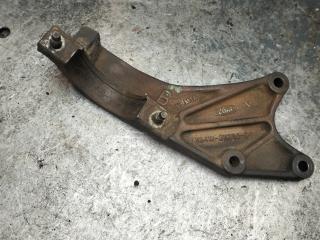 кронштейн (крепление) Ford Focus 1 поколение [рестайлинг] (2001 - 2005), 2.0 л., бензин, АКПП, XS4W3K305DB
