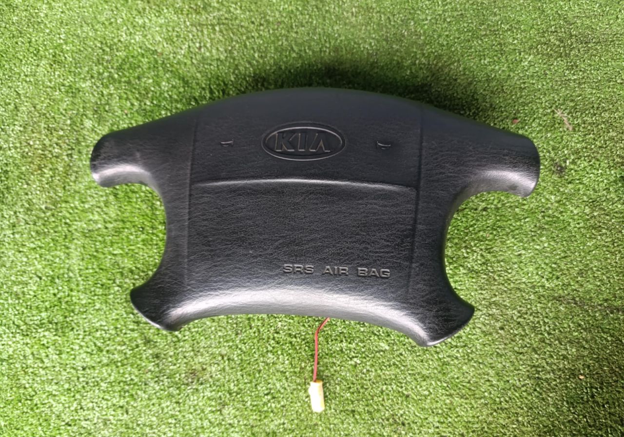подушка безопасности водителя Kia Sportage 1 поколение 2004, 2.0 л., FE (16V), бензин, МКПП, внедорожник 5 дв. - фото №1