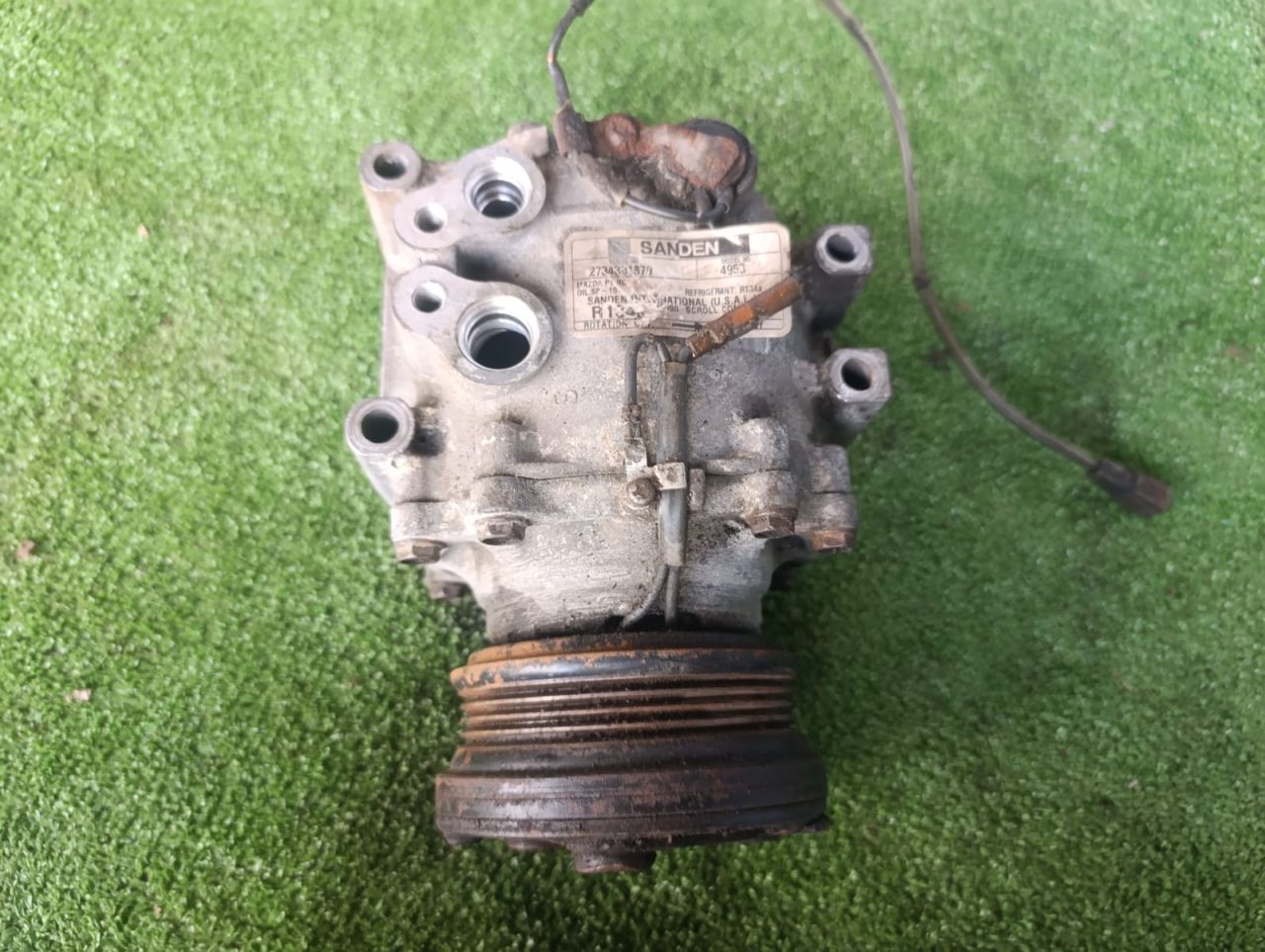 компрессор кондиционера Mazda 323 5 поколение BA (1994 - 1998), 1.6 л., B6, бензин, АКПП, седан - фото №1