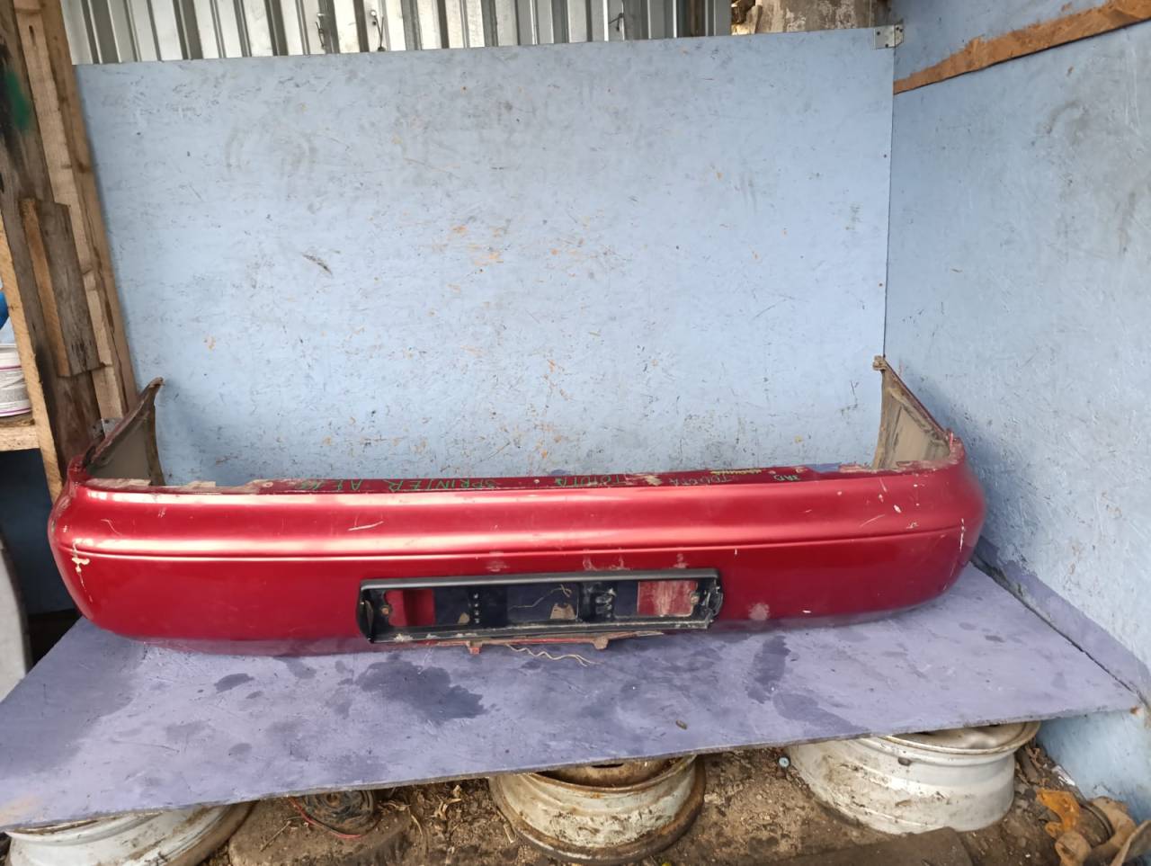 бампер задний Toyota Sprinter E100 AE100 1992, 1.5 л., 5A-FE, бензин, АКПП, седан, правый руль, 521591A470 - фото №1