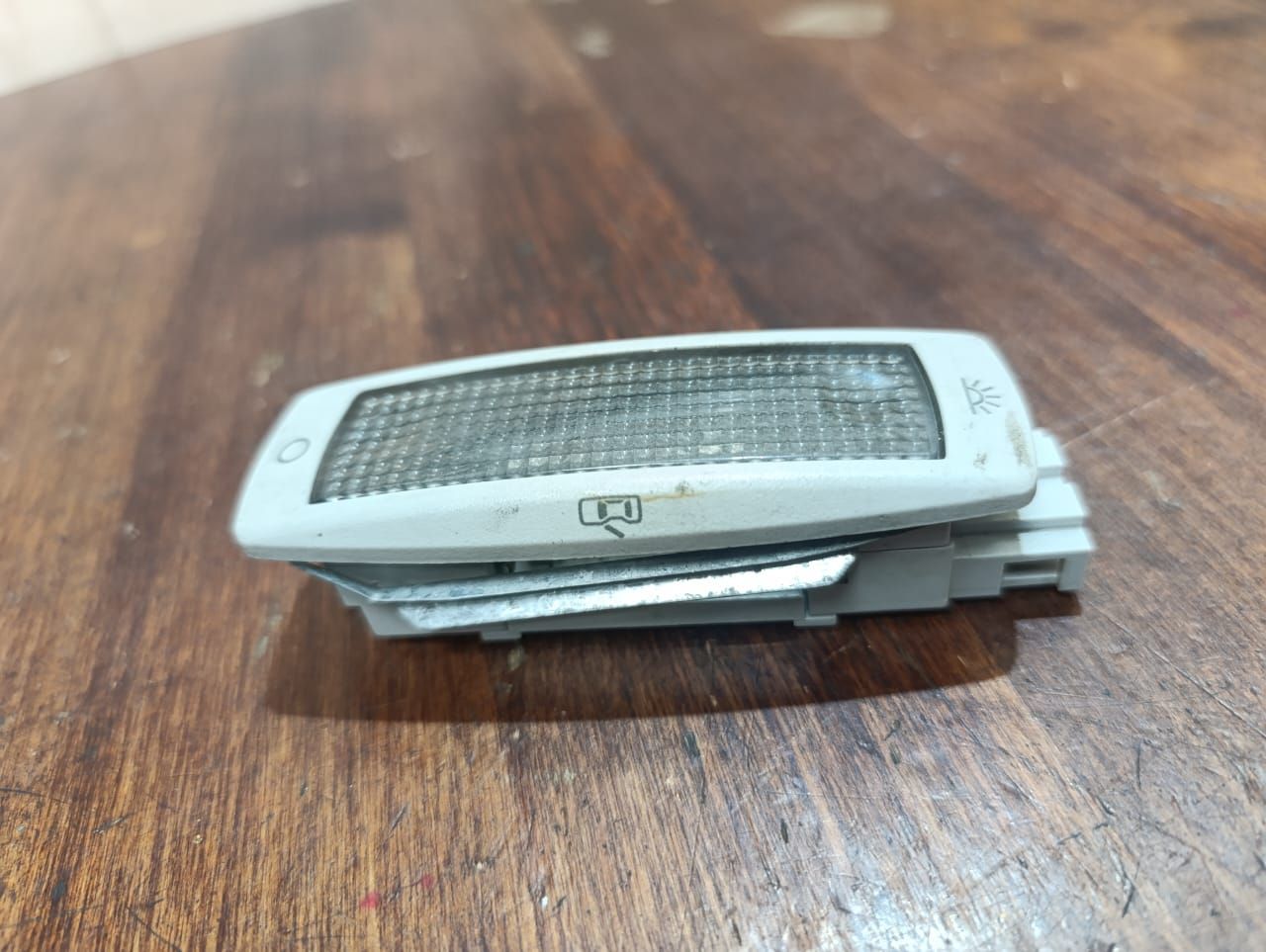 фонарь салона (плафон) Volkswagen Bora 1 поколение 1J2 2002, 2.0 л., APK, бензин, МКПП, седан, 3B0947291 - фото №1