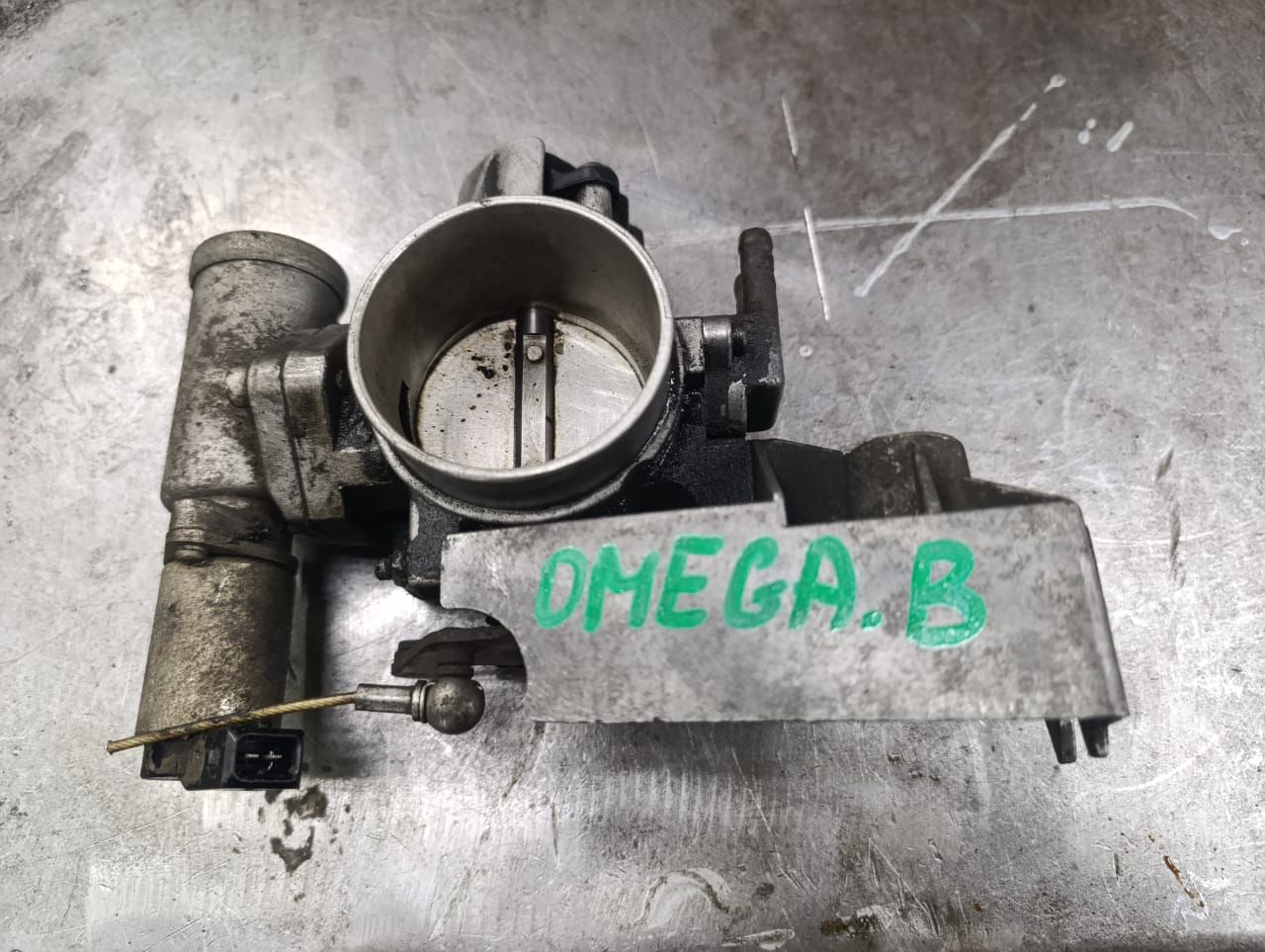 заслонка дроссельная Opel Omega B (1994 - 1999), 2.0 л., X 20 XEV, бензин, АКПП, универсал, 0280122001 - фото №1