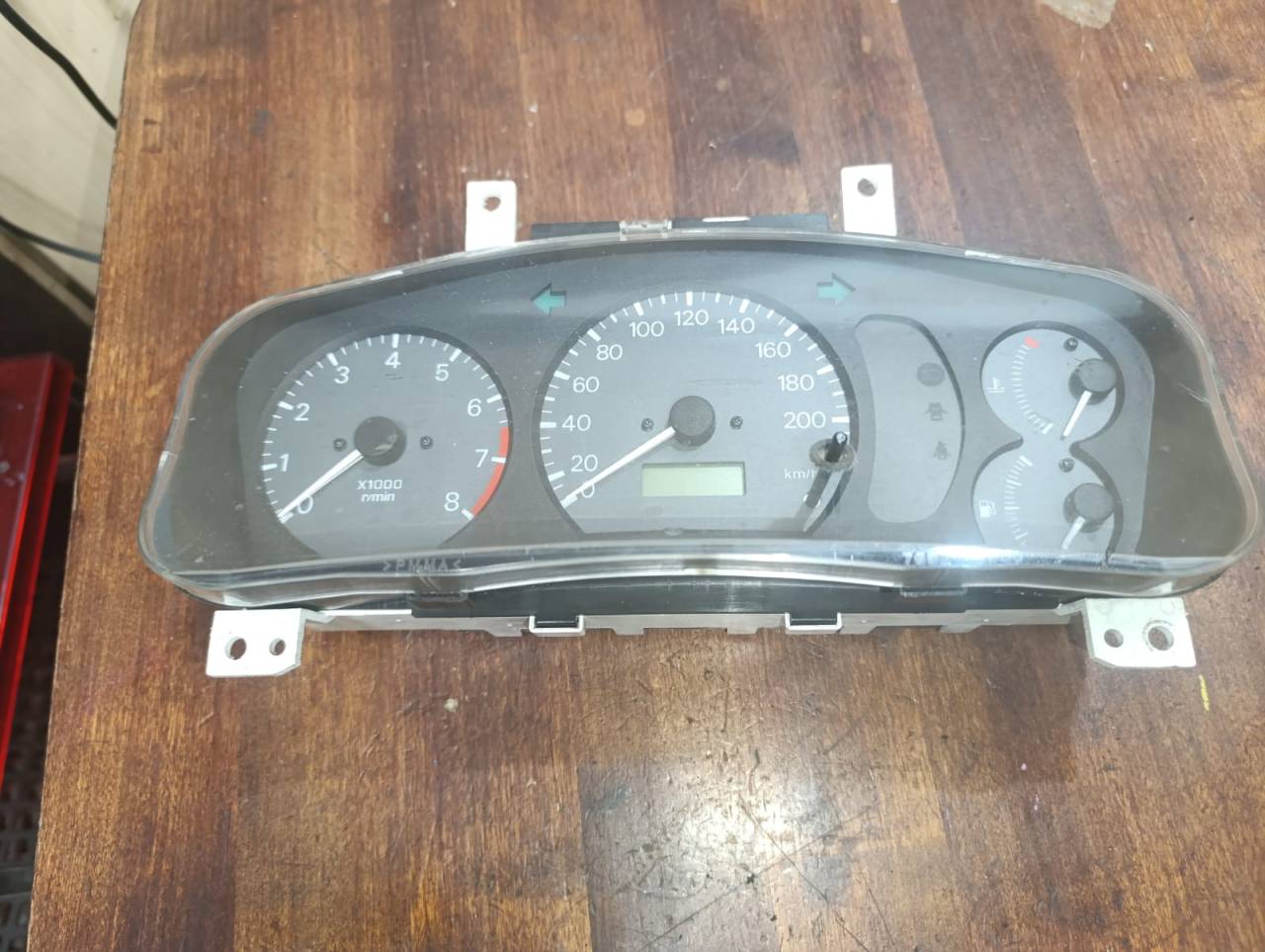щиток приборов (приборная панель) Mitsubishi Lancer 7 поколение CK1A 1997, 1.3 л., бензин, МКПП, седан, MR233053 - фото №1
