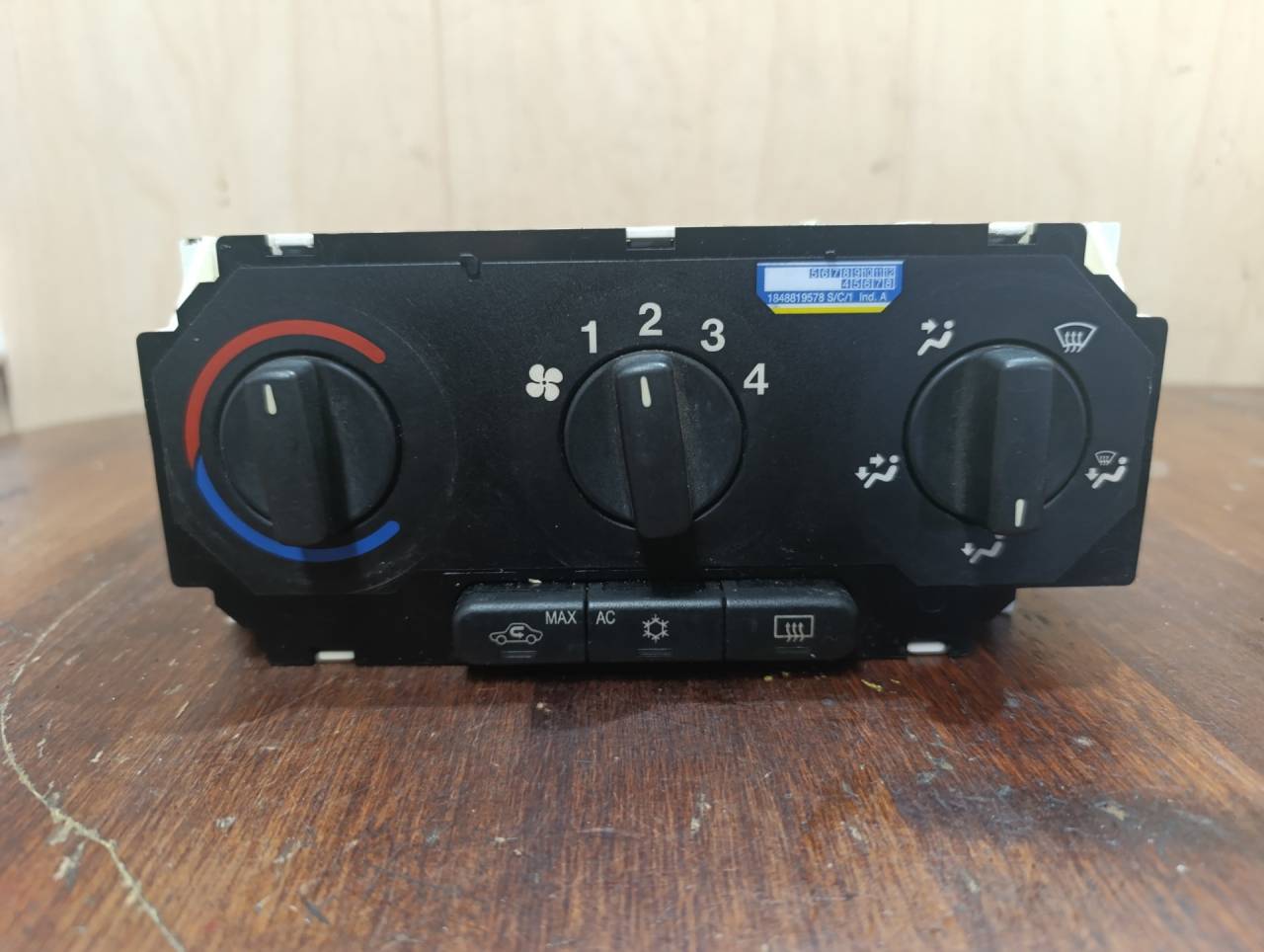 блок управления печки / климат-контроля Chevrolet Viva 1 поколение 2005, 1.8 л., Z 18 XE, бензин, МКПП, седан, 24463629, 52496555 - фото №1