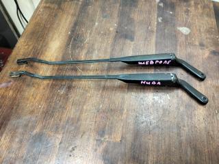 щеткодержатель (поводок стеклоочистителя, дворник) Chevrolet Niva 1 поколение 2008, 1.7 л., бензин, МКПП, 21235205065