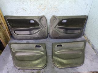 Обшивка двери (комплект) Toyota Sprinter E100 AE100 1992, 1.5 л., 5A-FE, бензин, АКПП, седан, правый руль