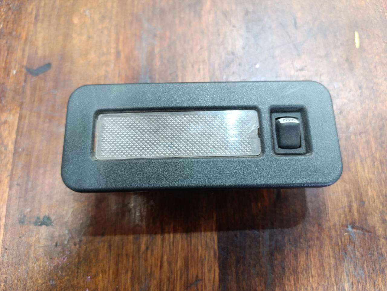 фонарь салона (плафон) Chevrolet Blazer 2 поколение S15 1998, 4.3 л., L35, бензин, АКПП, внедорожник 5 дв. - фото №1