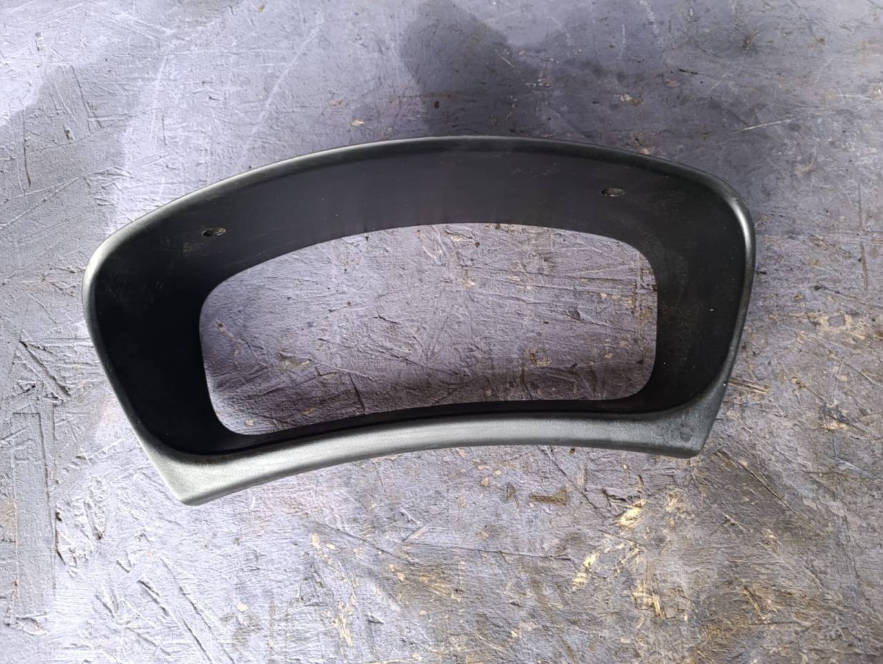 рамка панели приборов Mitsubishi Lancer 7 поколение CK1A 1997, 1.3 л., бензин, МКПП, седан, MR189252 - фото №1