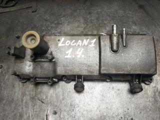 клапанная крышка Renault Logan 1 поколение [рестайлинг] (2009 - 2012), 1.4 л., K7J 710, бензин, МКПП, черный, седан